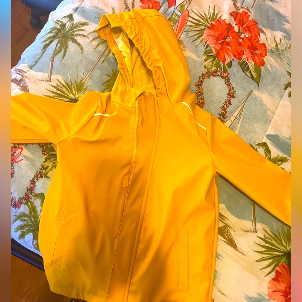 Kids yellow Cat &Jack raincoat size 5T